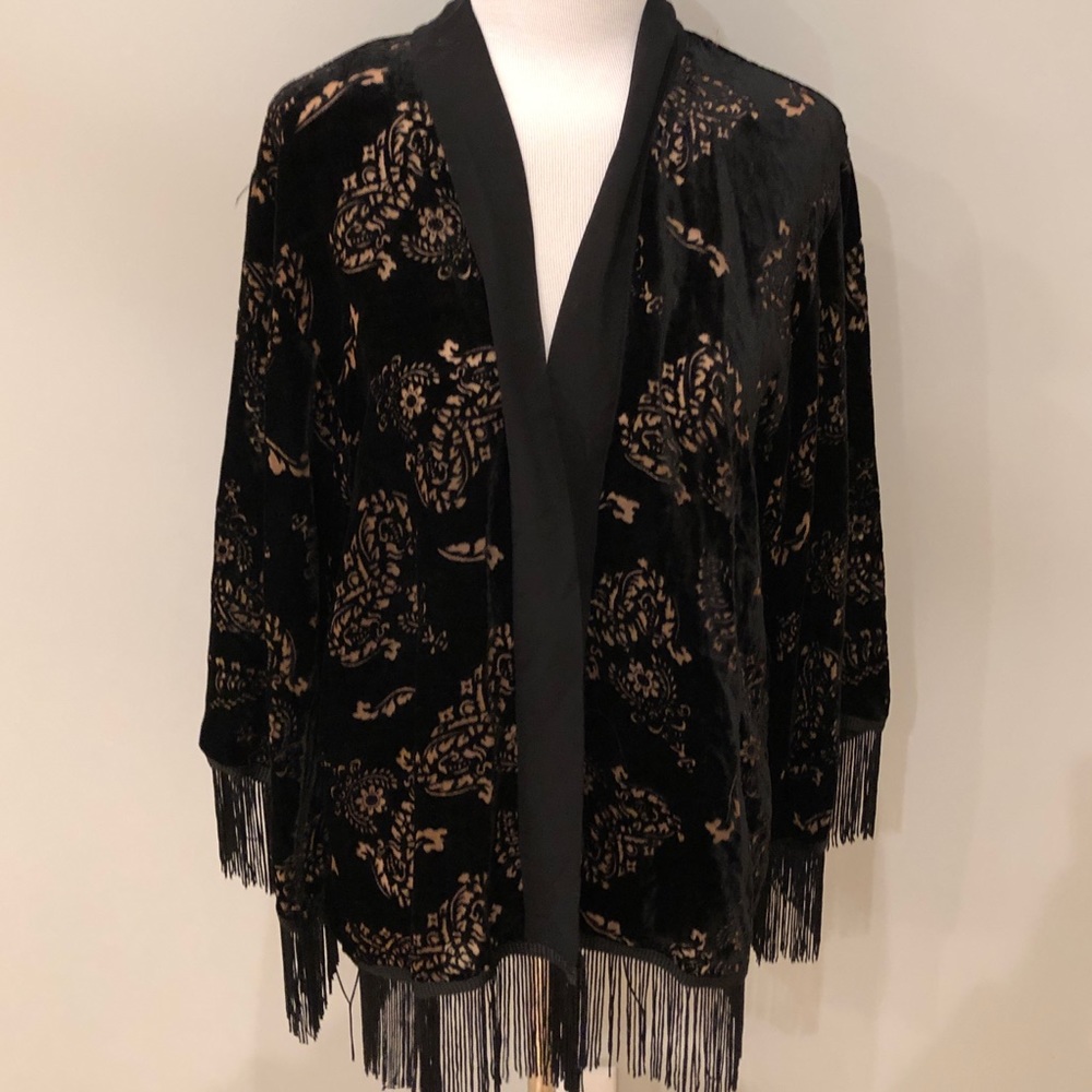 EUC Band Of Gypsies Black Velvet Kimono w/ fringe